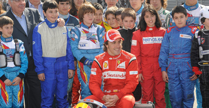 Fernando Alonso e il suo nuovo kartodromo