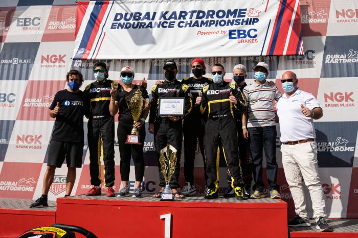 EBC Brakes Racing è campione dopo la vittoria di misura nella 24 Ore di Kartdrome; Terza la squadra di Fernando Alonso